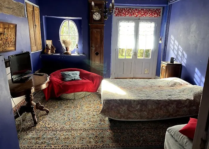 Avec Grand Et Park Arboré